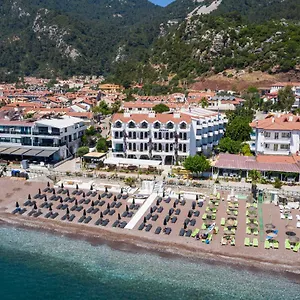 the-diplomat-hotel.aegeanhotels.net/